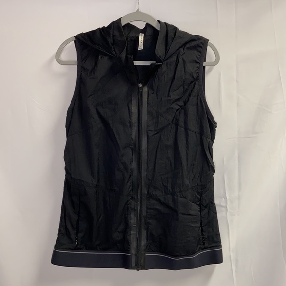 Fabletics Kennedy Hooded Vest Black Large - Picture 2 of 6